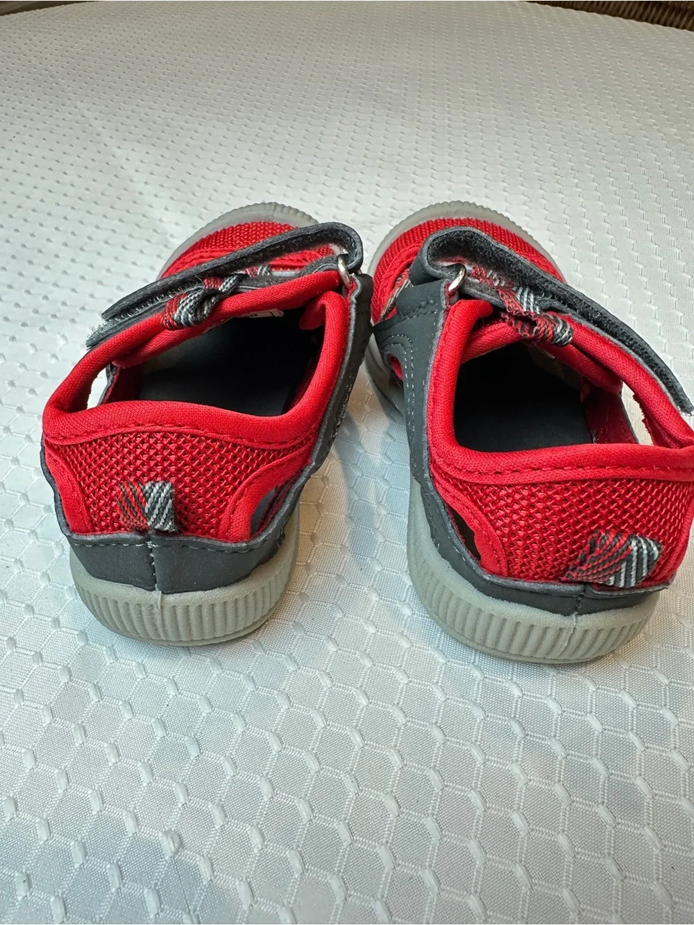 OshKosh B'gosh Red and Gray Mesh Hook-and-Loop Kids Sneakers